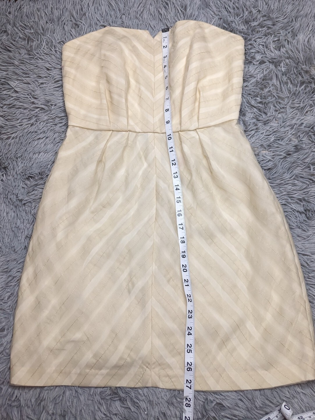 bcbgeneration dress cocktail size 6 beige dress zip in the back 