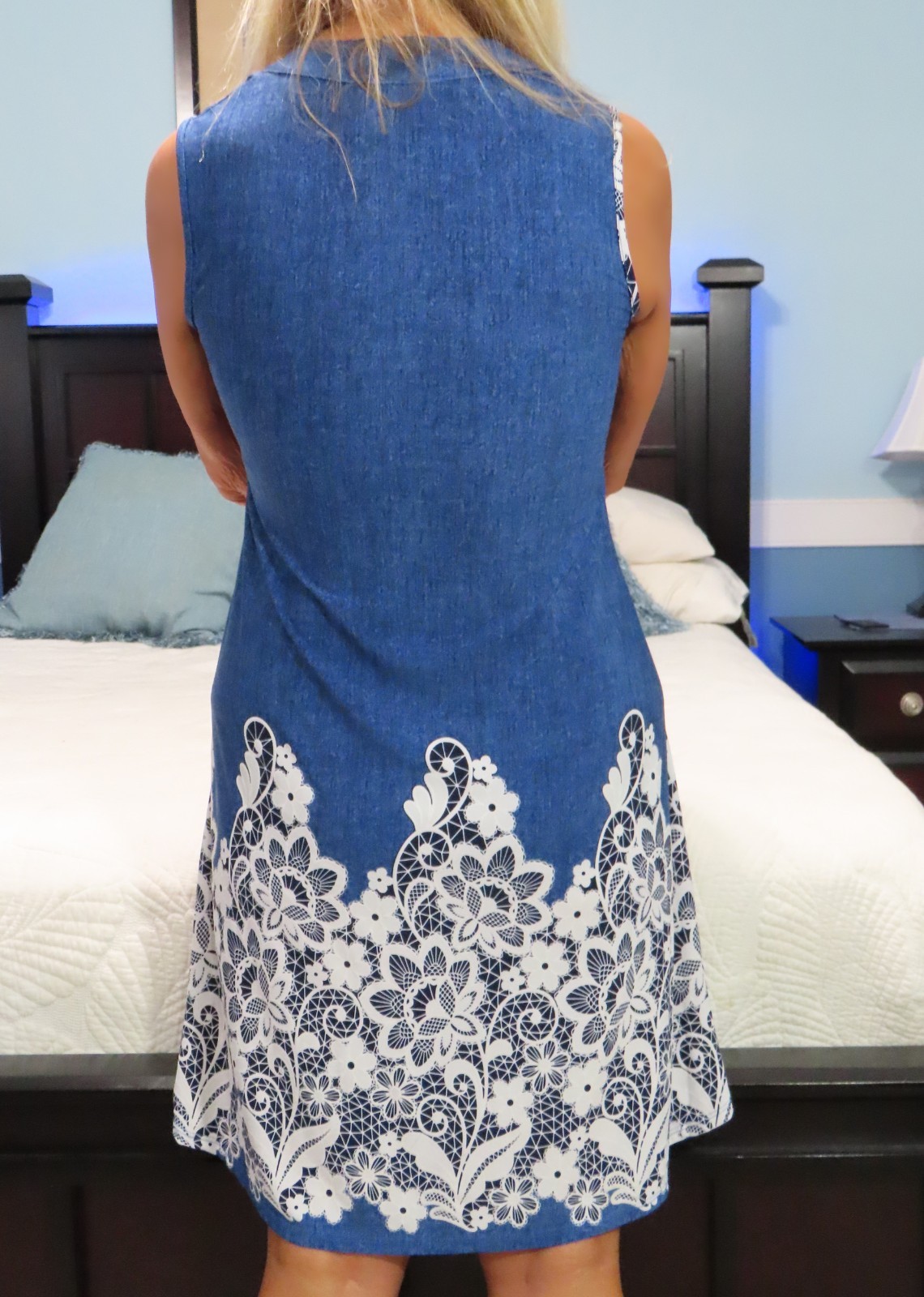 SJS Demin Look Blue Shift Dress w/White Lace Look Flowers V-Neck Sleeveless Sz S