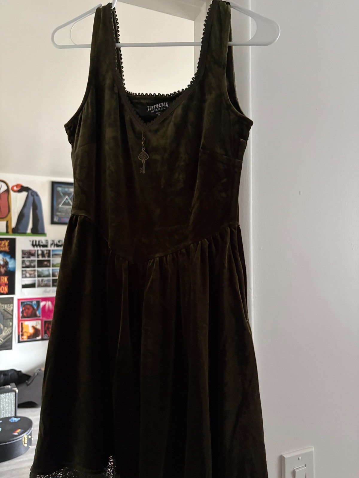 Disturbia orbweb lace hem Green dress size 8-Pre owned excellent condition
