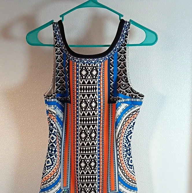 Jealous Tomato Geometric Bodycon Mini Dress Sz M Sleeveless Scoop Neck Zip