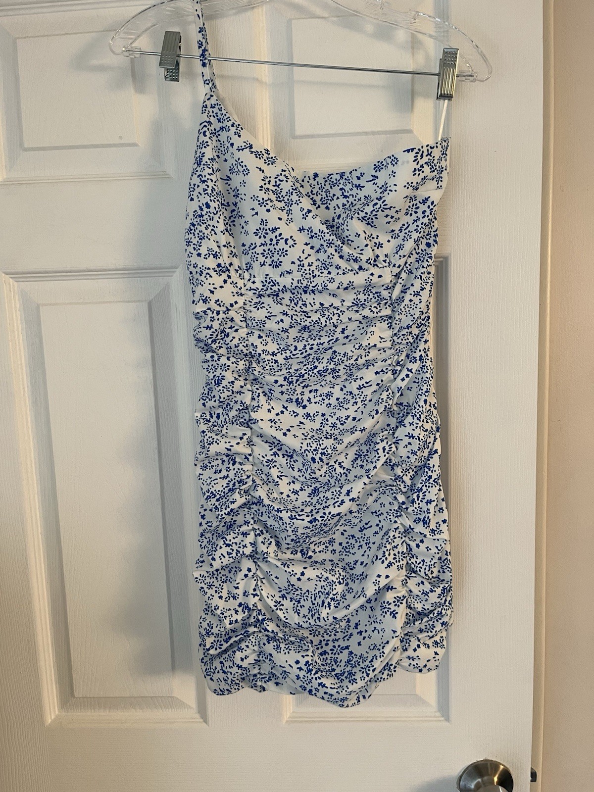 Blue & White One Shoulder Ruched Bodycon Mini Dress – Floral Print (M)