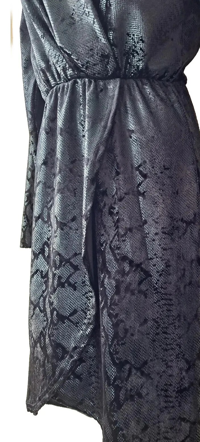Womans Dress Kurt Muller Black wrapped snakeskin printed long sleeves Size 12