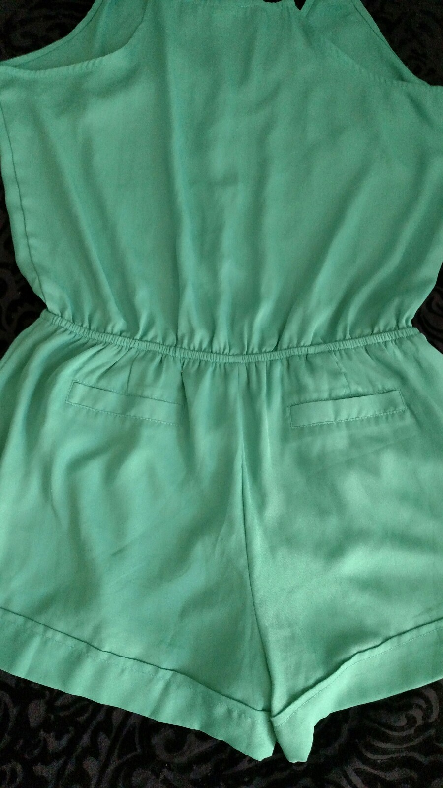 DOUBLE ZERO womans Large green Romper 2 front pockets 100% poyester