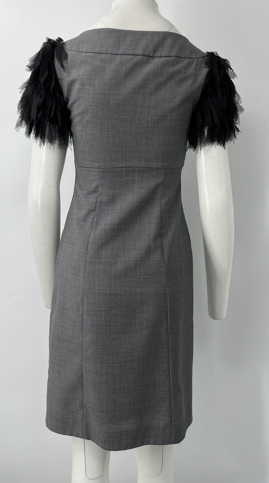 Philosophy di Alberta Ferretti Gray Floral Embriodered Fringe-Sleeve Dress sz 4