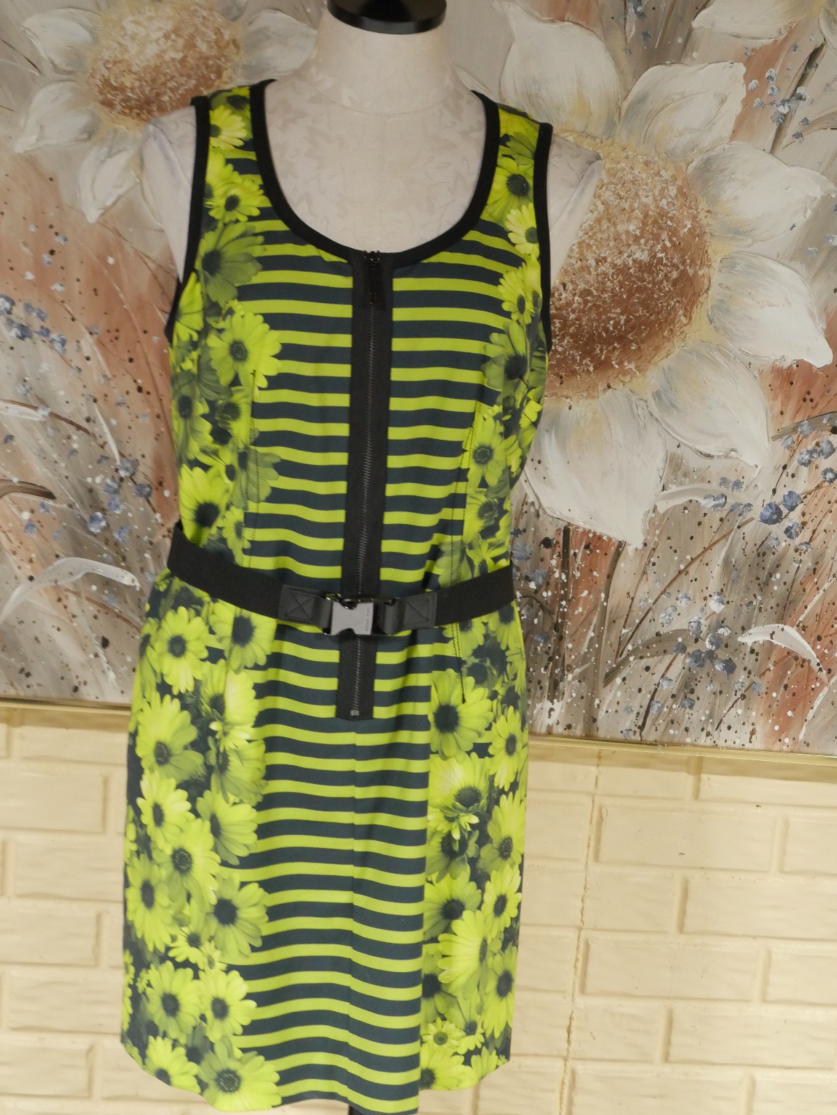 EUC MICHAEL KORS SZ 10 BLACK STRIPED YELLOW FLOWERED DRESS / FRONT ZIPPER /BELT