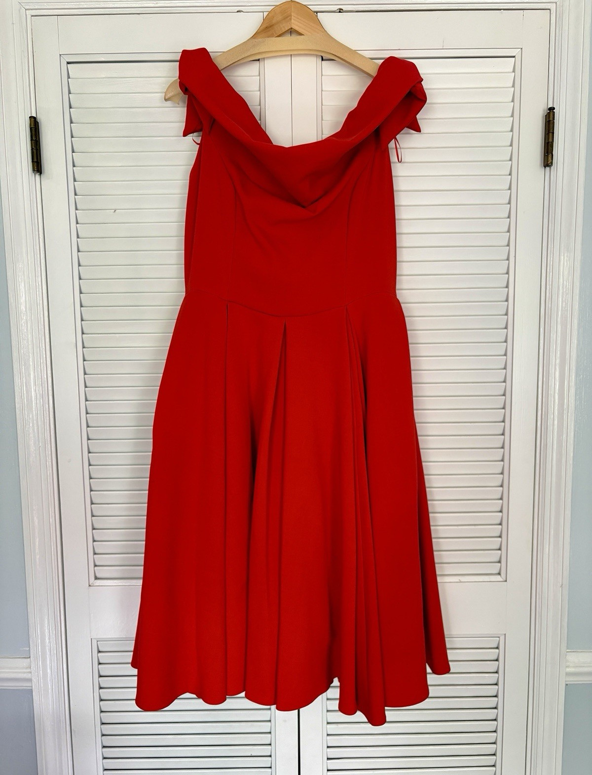 The Pretty Dress Company Red Solid V-Neck Sleeveless Knee Dress UK 16 US 12