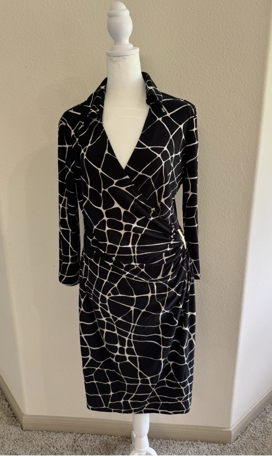Jones New York Black/White Geometric Knit V-Neck Wrap Ruched Stretch 10