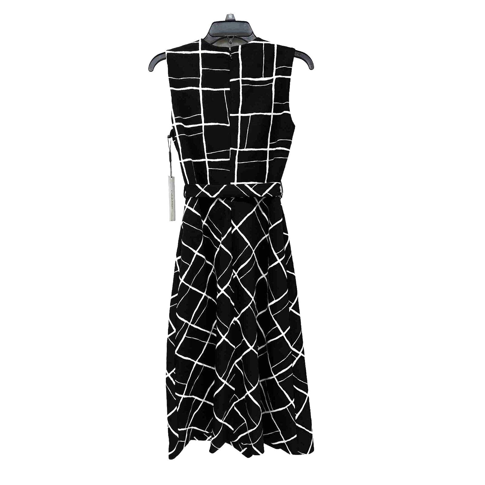 NWT Sz 4 Calvin Klein Black And White A Line Belted Dress. Ruched Keyhole Neck