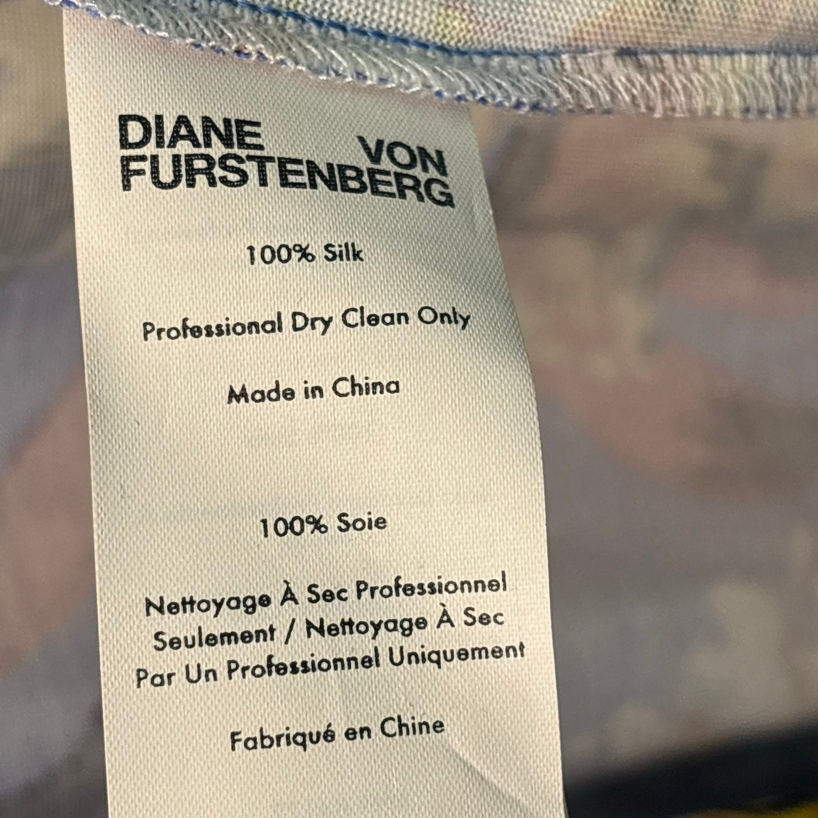 Diane Von Furstenberg Bold Floral Print Silk Jersey Wrap Dress – size 8