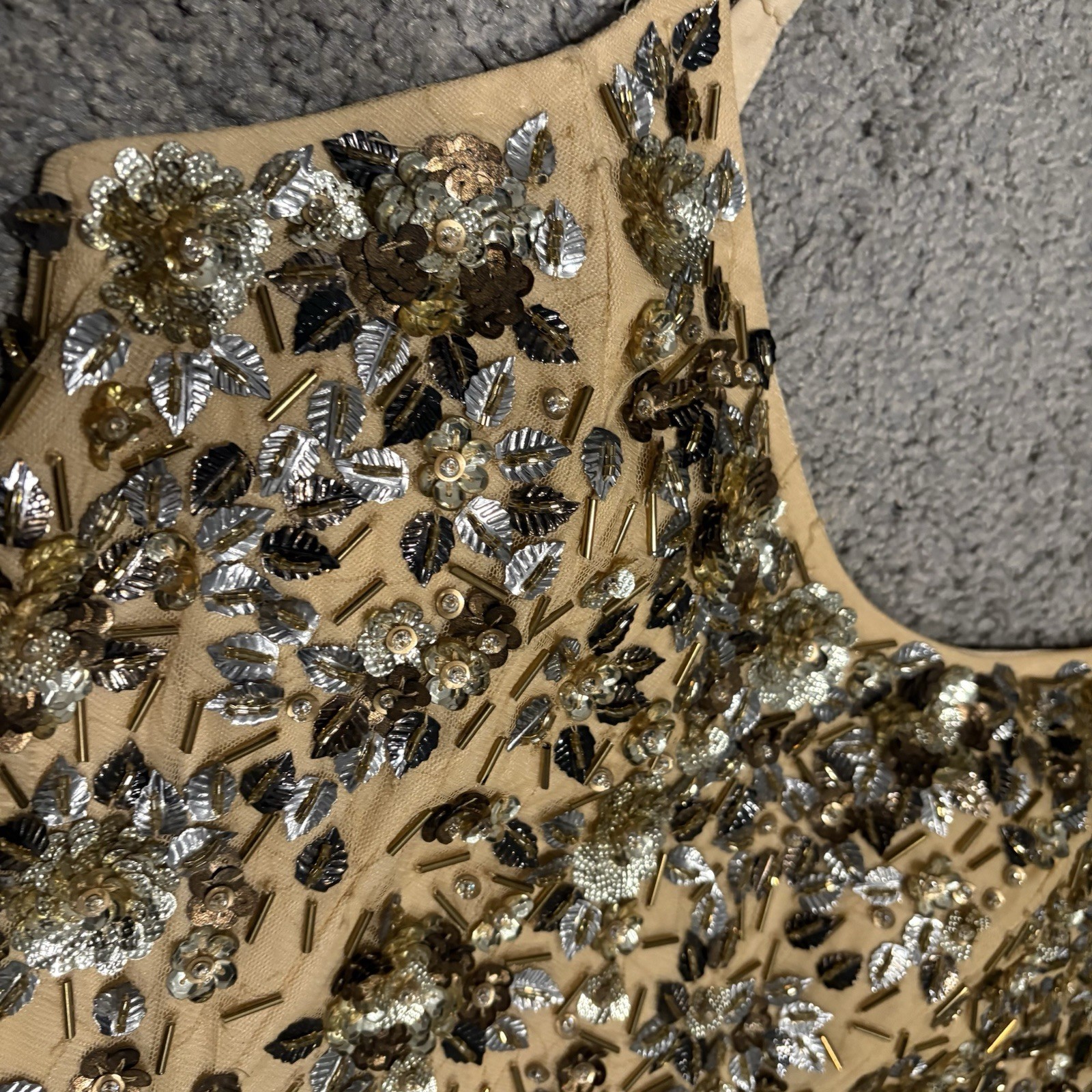 Mac Duggal New Beige Gold Embellished Scoop Neck Evening Gown Size 10 5477
