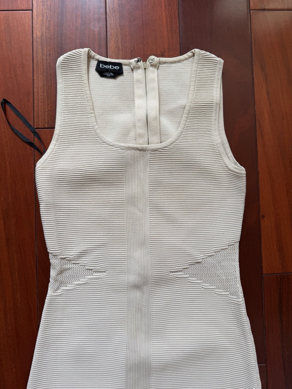 bebe XS/TP Beige Solid Knit Bodycon Dress Scoop Neck Knee Length Zip