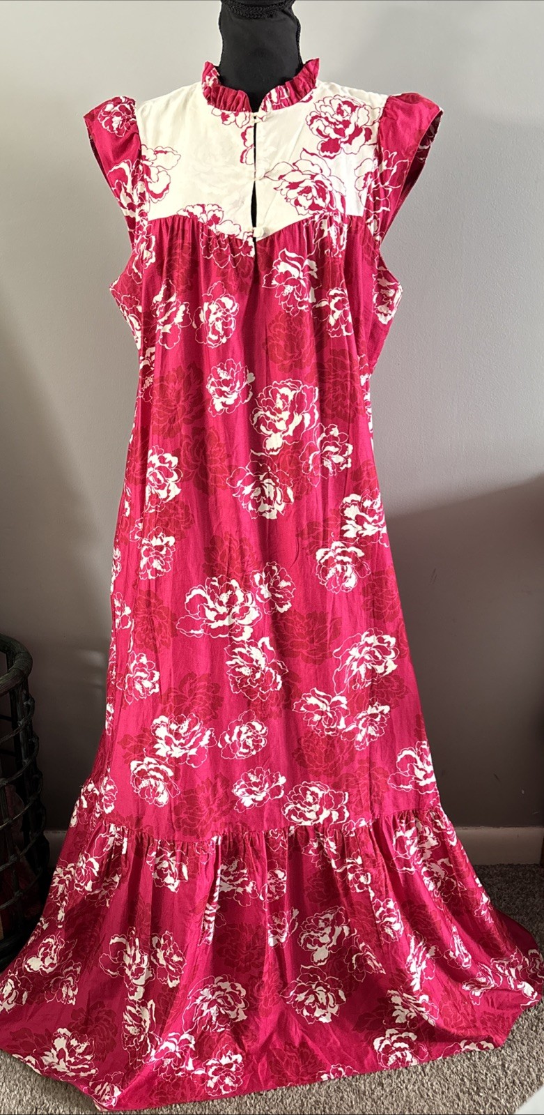 Vintage Hilo Hattie Maxi Dress XL Pink Floral Hawaiian Cotton Ruffles Retro
