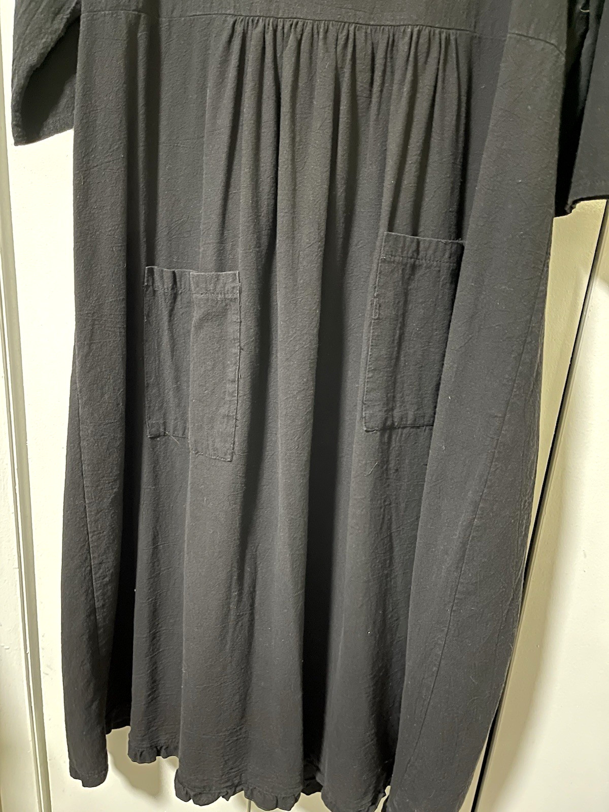 Black Dress with Ruffle Trim Size 3X and POCKETS and Feels Like Linen