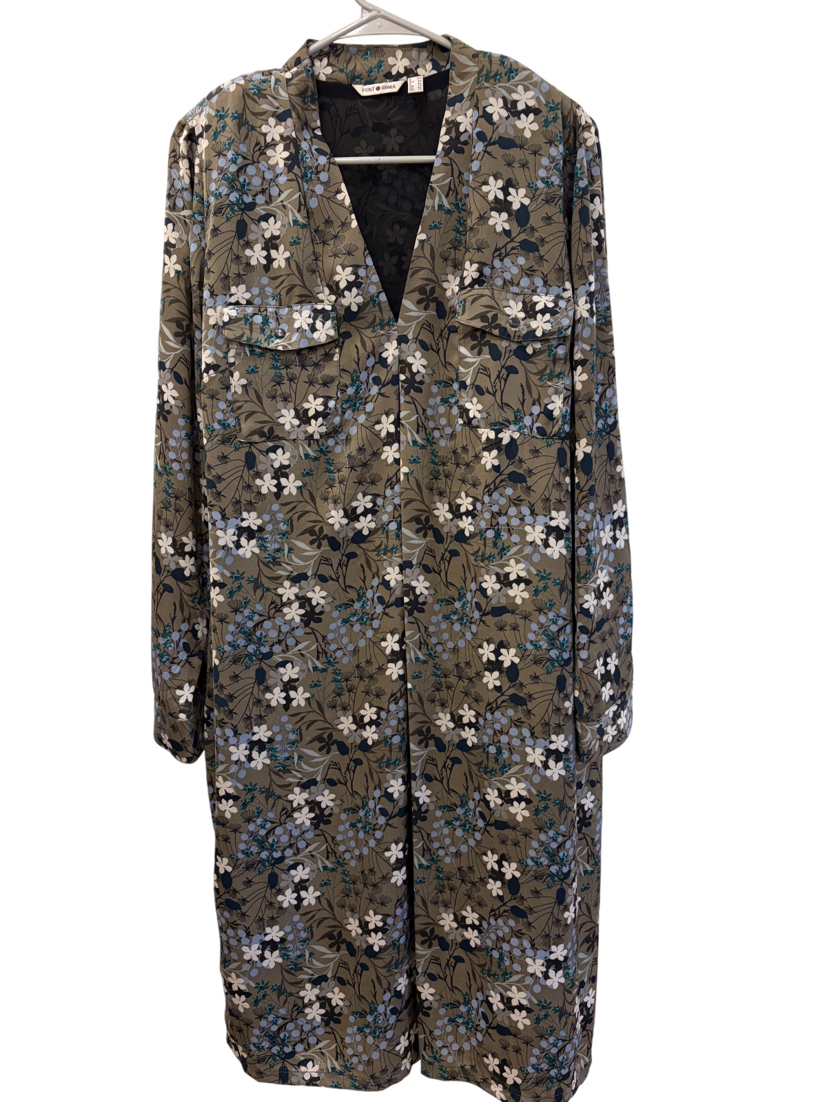 Dress for woman, size 14, Spanish brand PUNT ROMA. Featuring a floral print