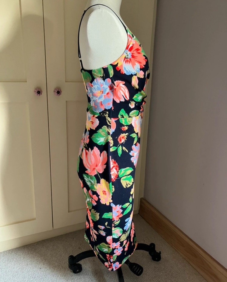 Stylish multicolour cross-over v-neck adjustable strap body con dress • size 10