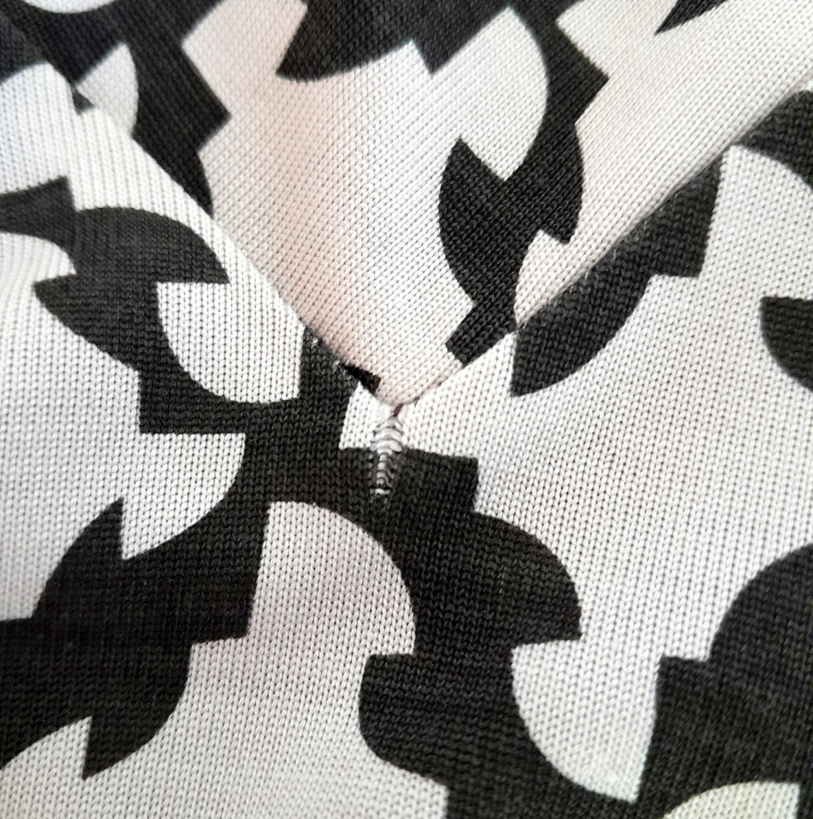 STUNNING VINTAGE DIANE VON FURSTENBERG BROWN & CREAM PRINT SILK CINCHED DRESS