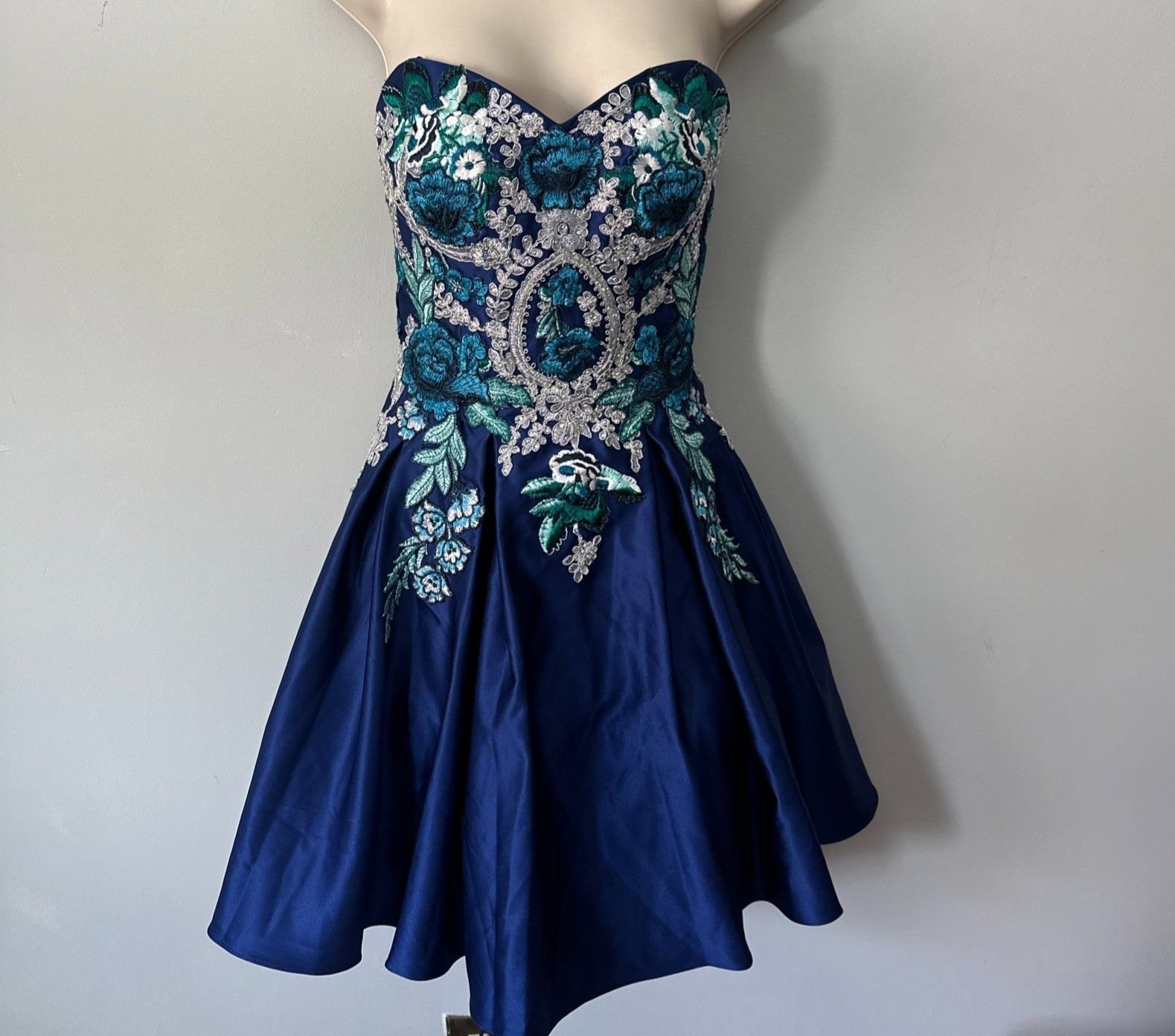 Blondie Nites Dress 7 Blue Mini Strapless Sequin Satin Cocktail Prom Coquette