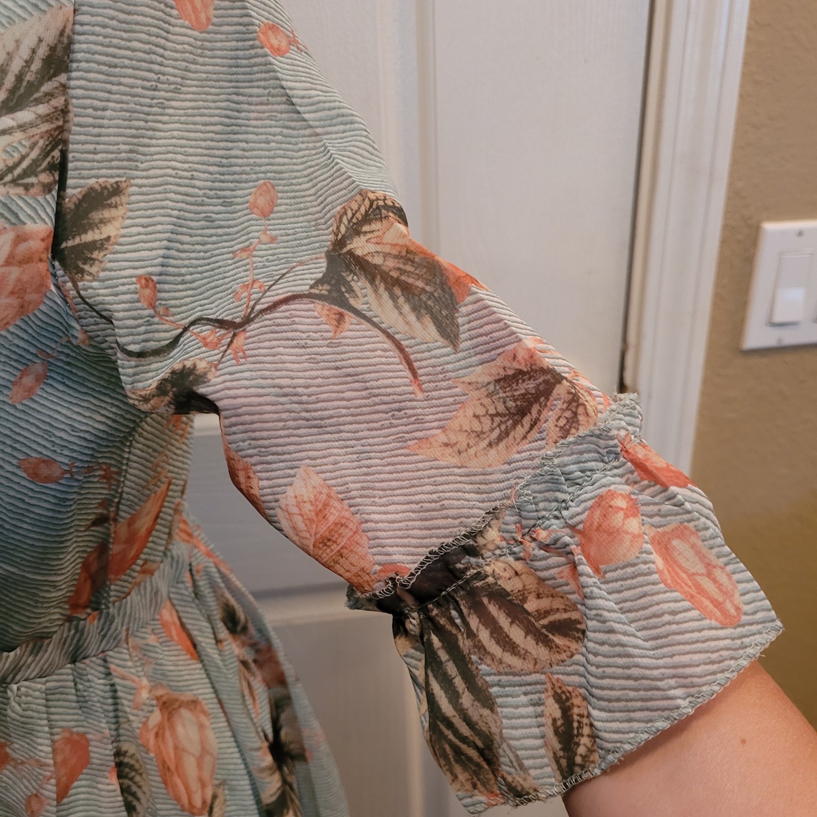 New Beach Core Dress Medium Beachy Summer Preppy Cottage Core Aloha Floral Blue