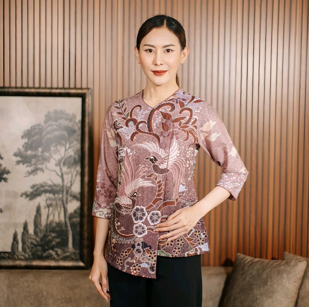 Adyatma Women’s Namora Lilac Blouse Digital Print
