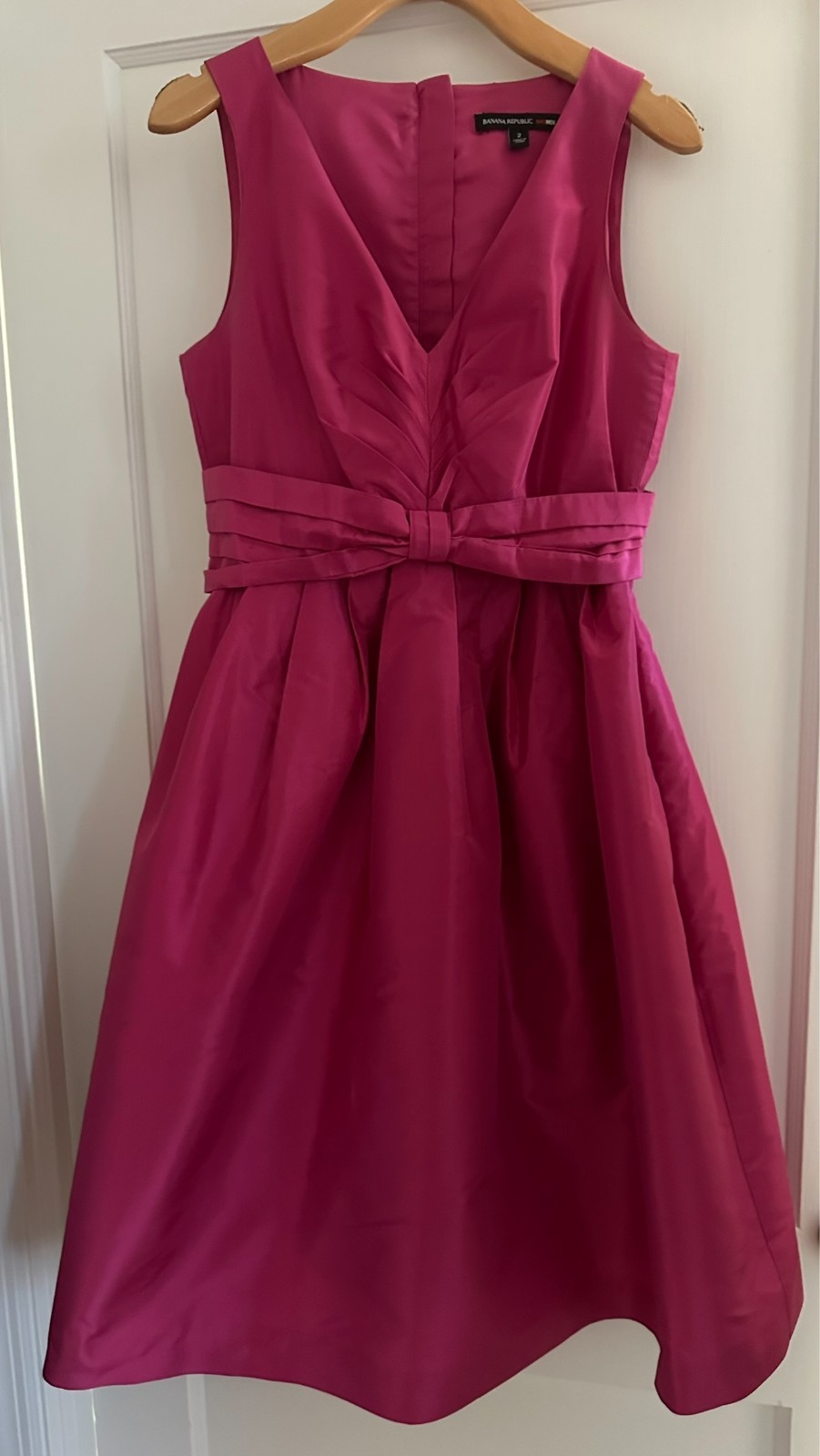 Pink Satiny Silk “MadMen” Banana Republic dress Size 2