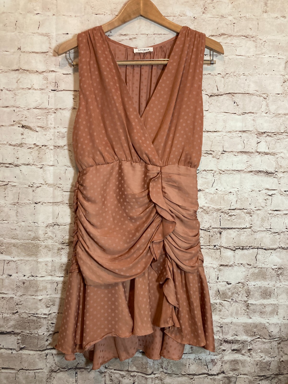 Storia Dress Womens Medium Salmon Pink Ruffle Ruched V Neck Polka Dot Flowy Zip