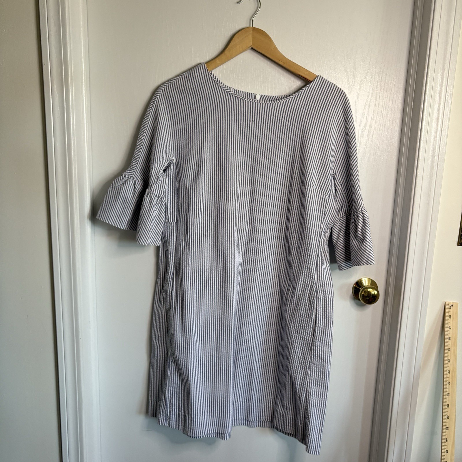 Seersucker Knee Length Dress Ruffle Bell Sleeve Pockets Sz M Preppy Cotton