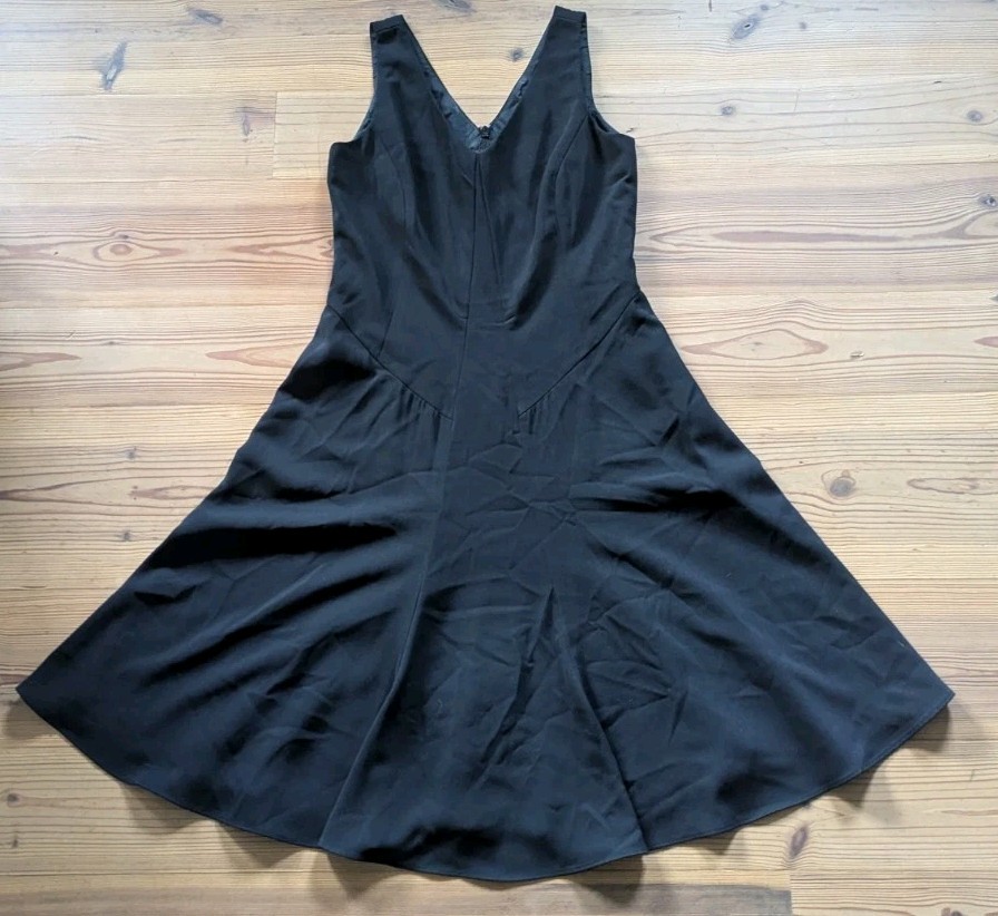 Talbots Fit & Flare Slight Basque Waist Dress Black Sz 8 Well Made! Quiet Luxury