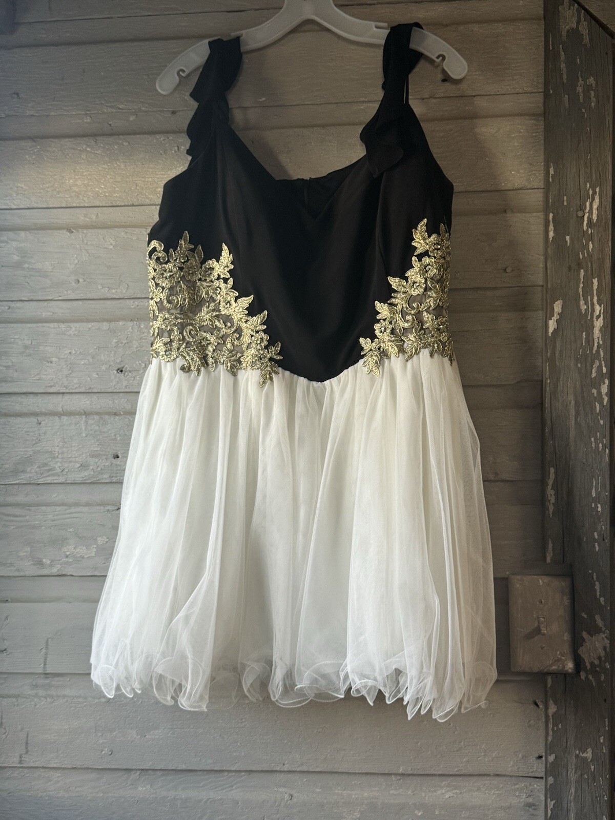 Blondie Nites By Stacy Sklar Gold Embroidered Strappy Fit & Flare Size 21