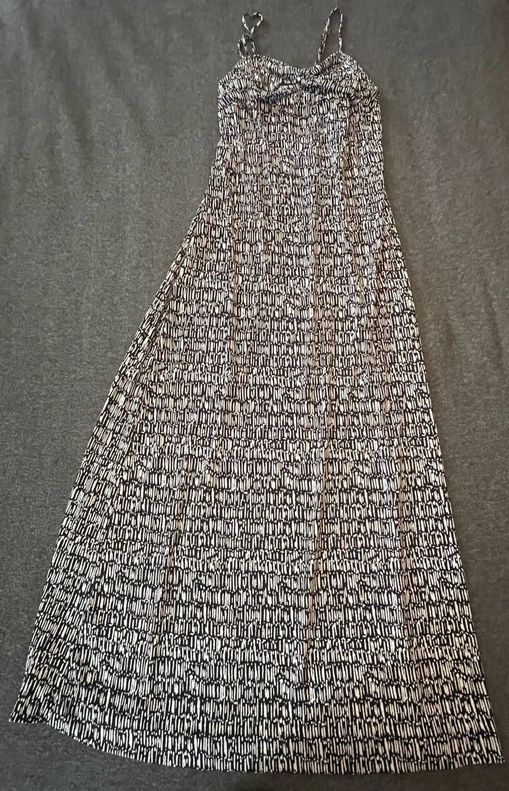 LONG ELEGANT LEGS Black And White Dress Stretch Size Large
