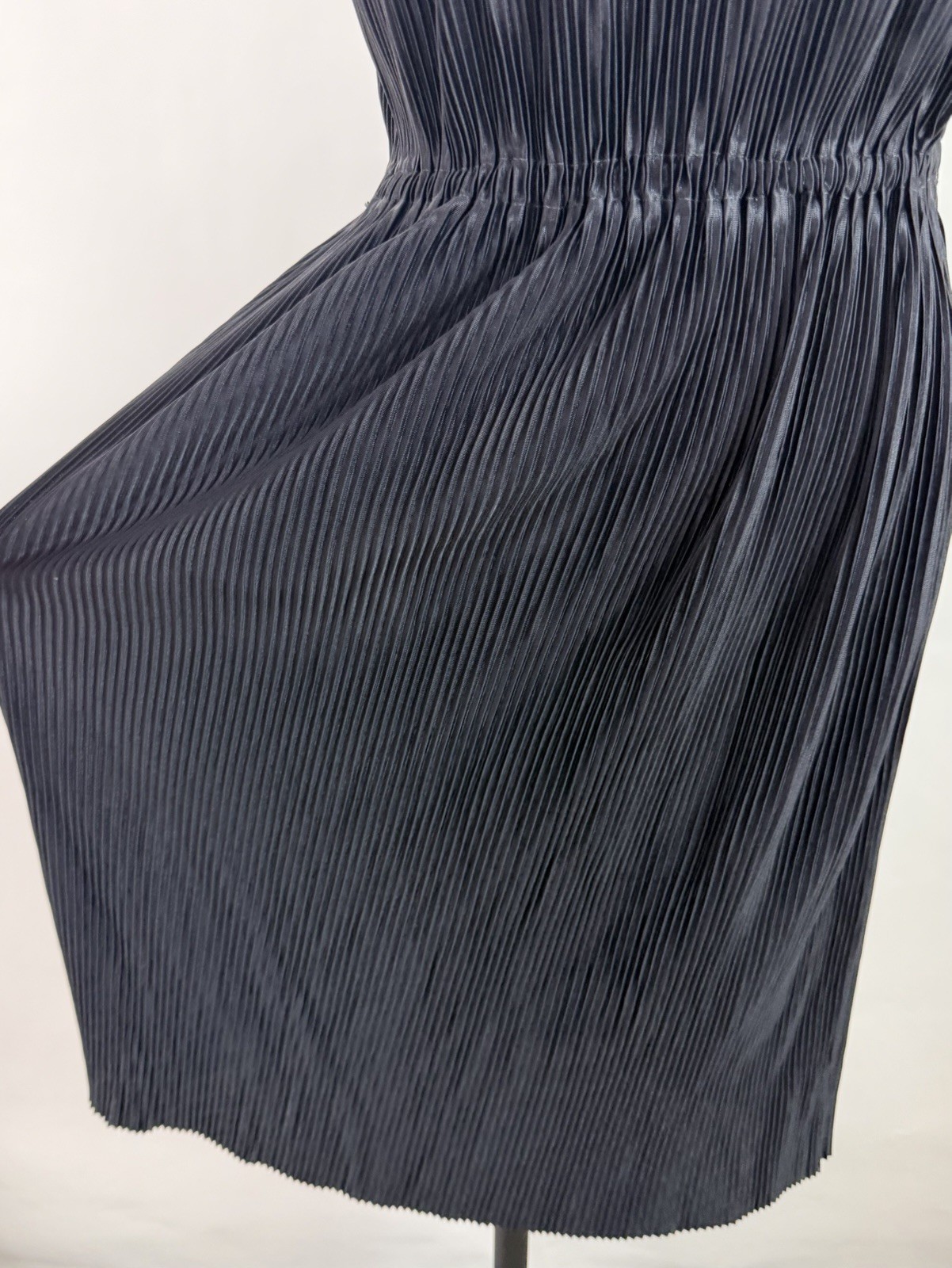 Vintage 60s Pleated Dress Womens Small Black Polyester Knit Sheath Minimal Mod