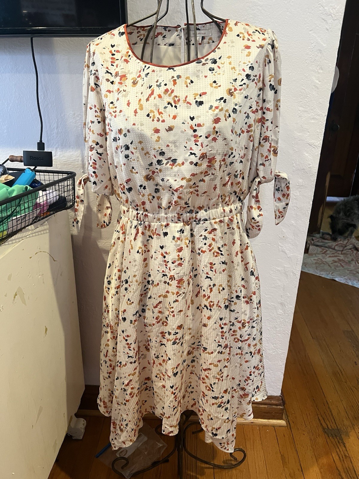 Women’s Skies Are Blue Tie Sleeve Dress Great Condition