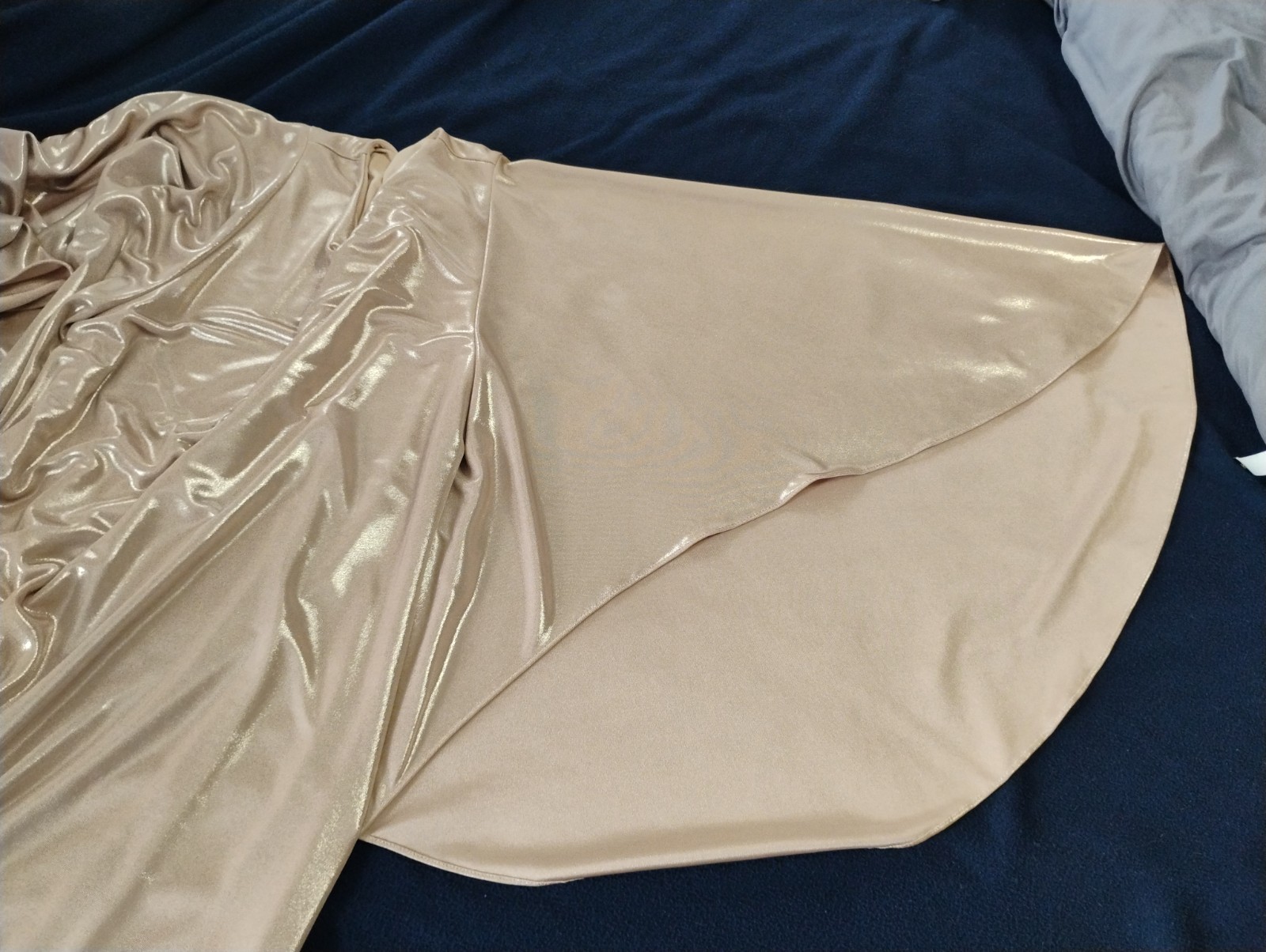Halston Heritage gold metallic Shift dress Cape Style Sleeve Sz 4