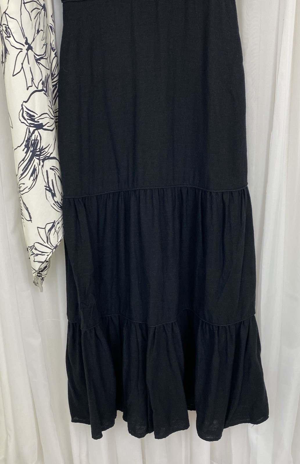Joie Size M Black Linen Blend Tiered Dress With Silk Ivory Black Floral Scarf