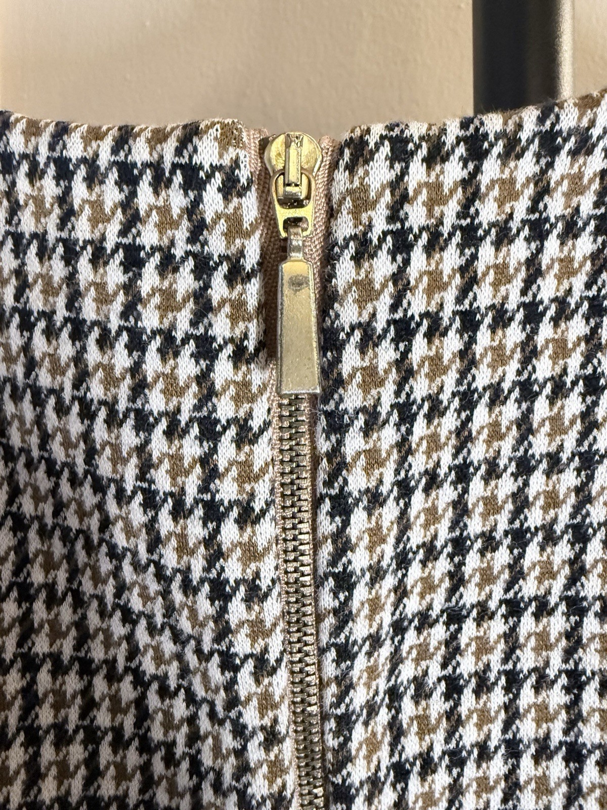 Calvin Klein Short-Sleeve Houndstooth Dress in Cream,Brown and Black Size 6