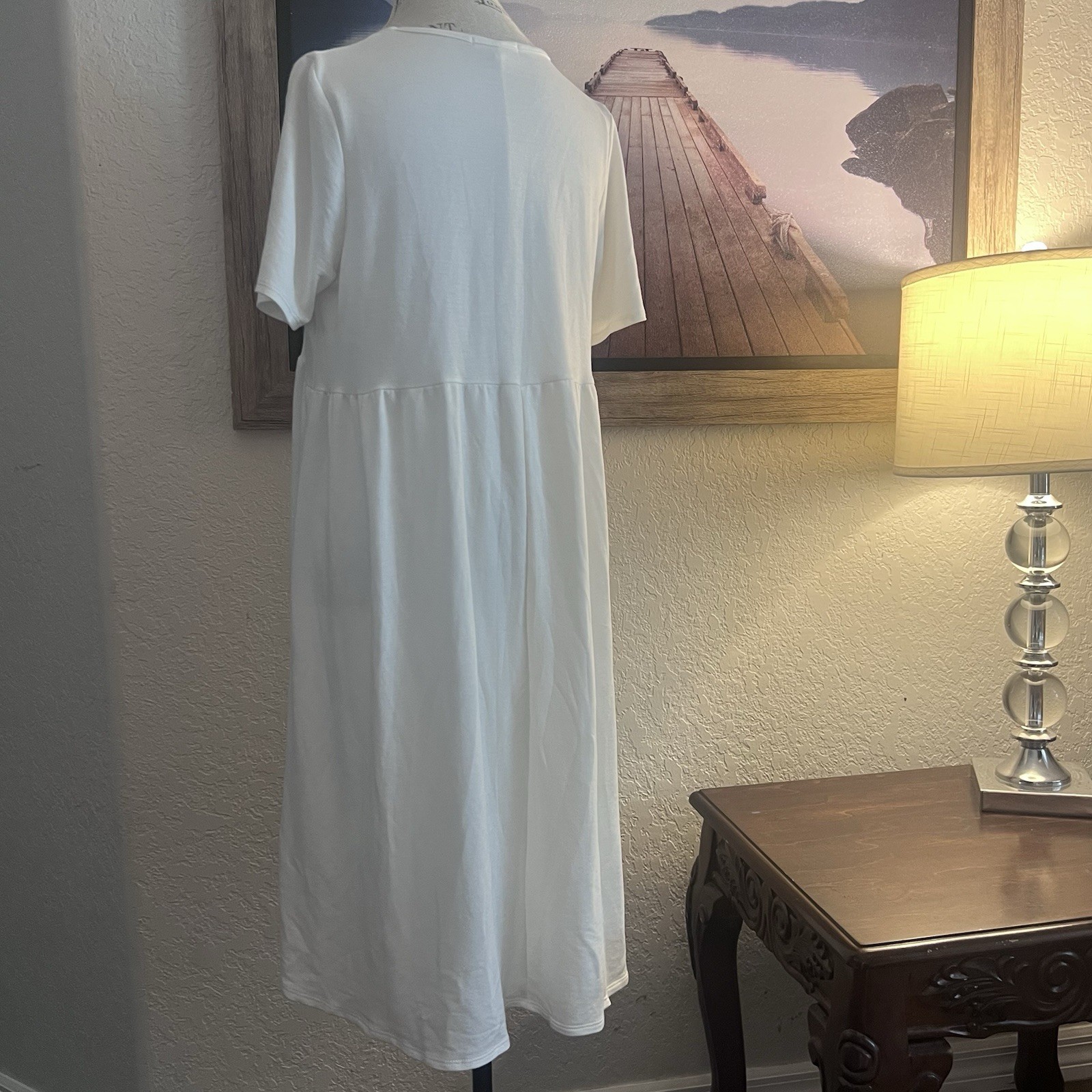 Stevie Hender White Solid V-Neck Short Sleeve A-Line Knit Midi Dress M