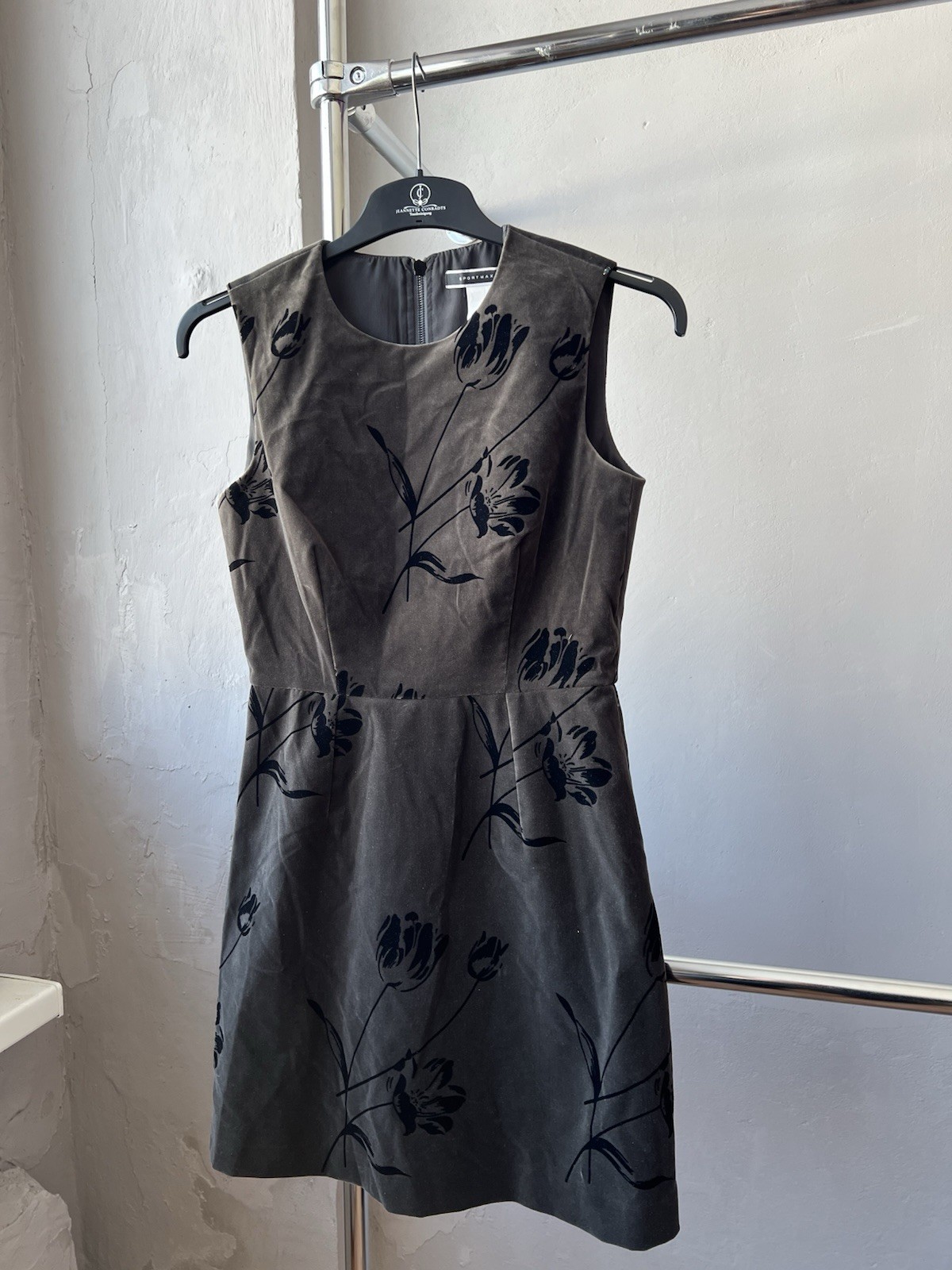 RARE SPORT MAX MARA CODE VELOUR FLOWERS ART SOLID WOMANS GRAY DRESS SIZE 8US