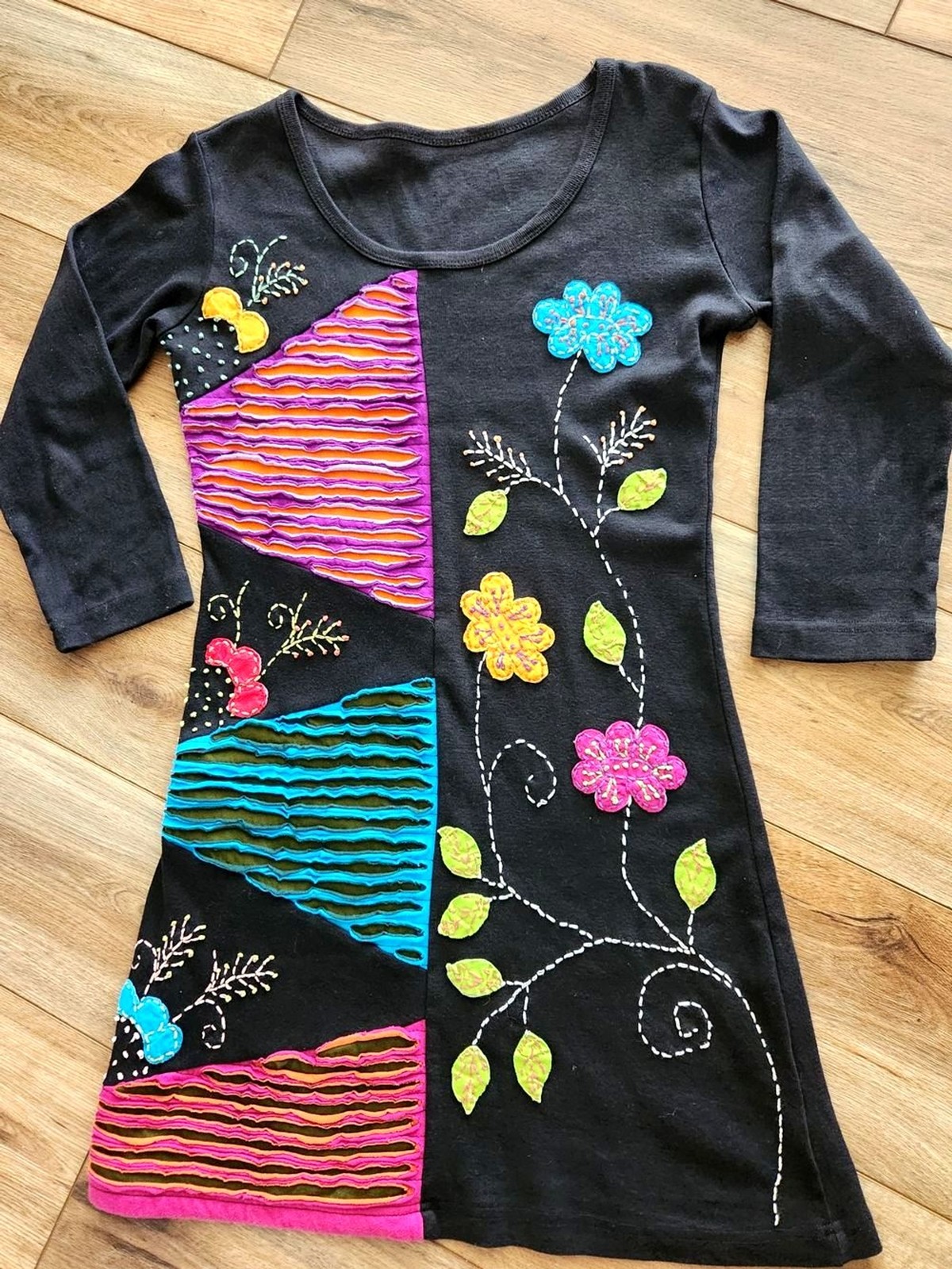 Rising International Nepal Dress Floral Embroidered Appliqué Size M Artsy Boho