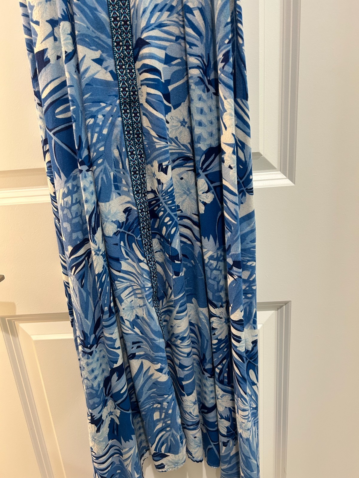 America & Beyond Maxi Sleeveless Dress Size M Pre-Owned – Good Condition