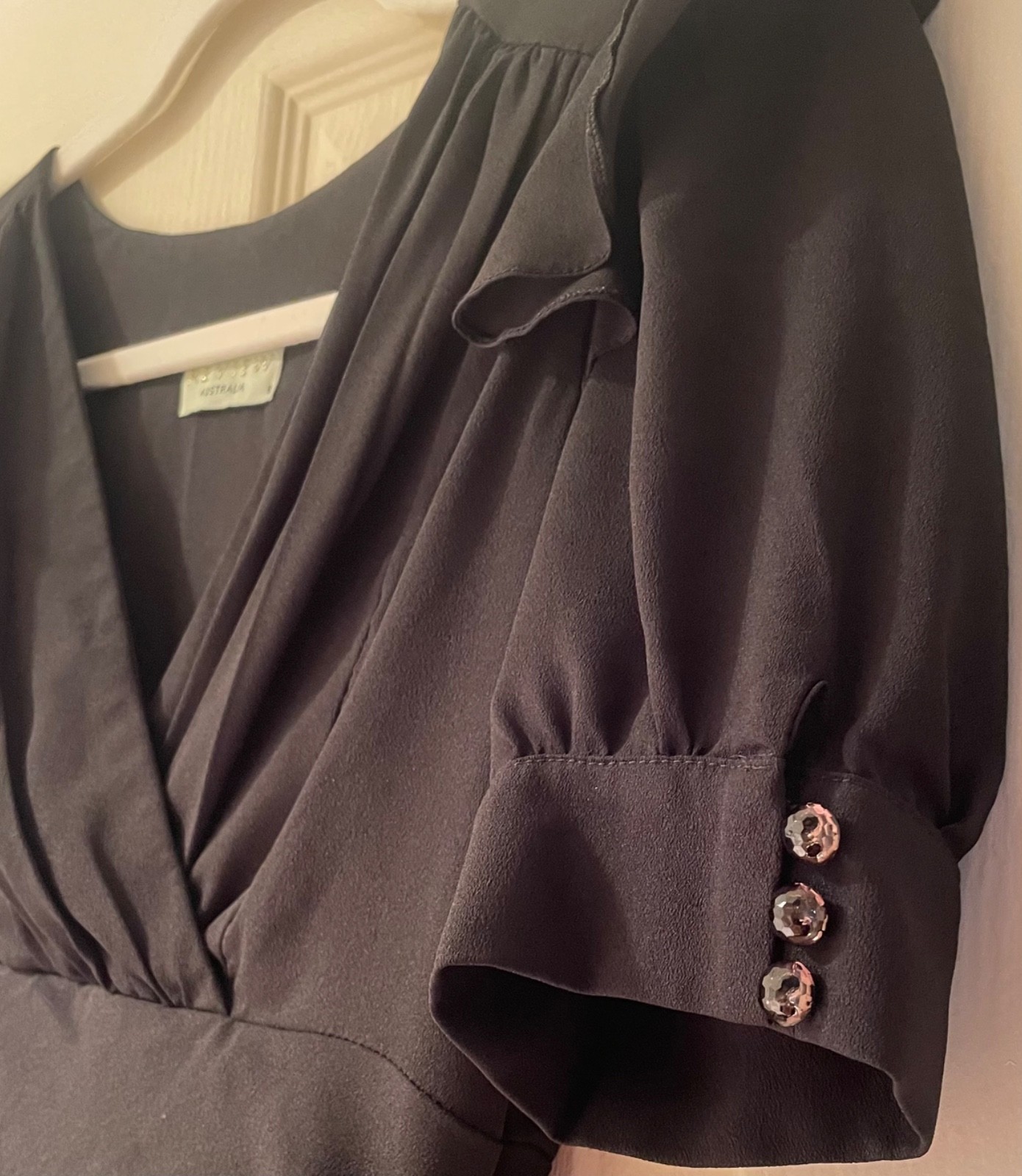 Review Dress Size 6 Black Pleated Ruffle Buttons Chiffon Fit & Flare Party Work