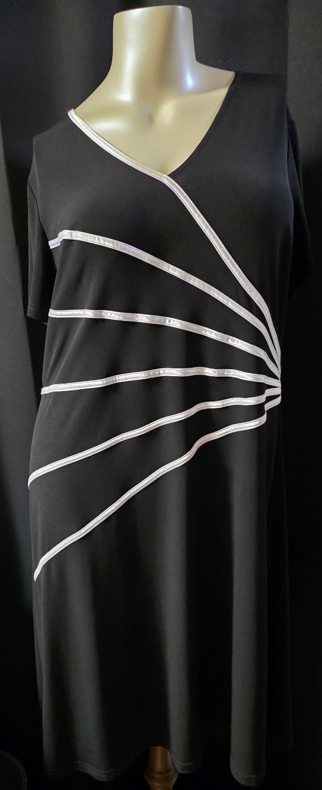 Connected Woman Black Sheath Dress Size 16W