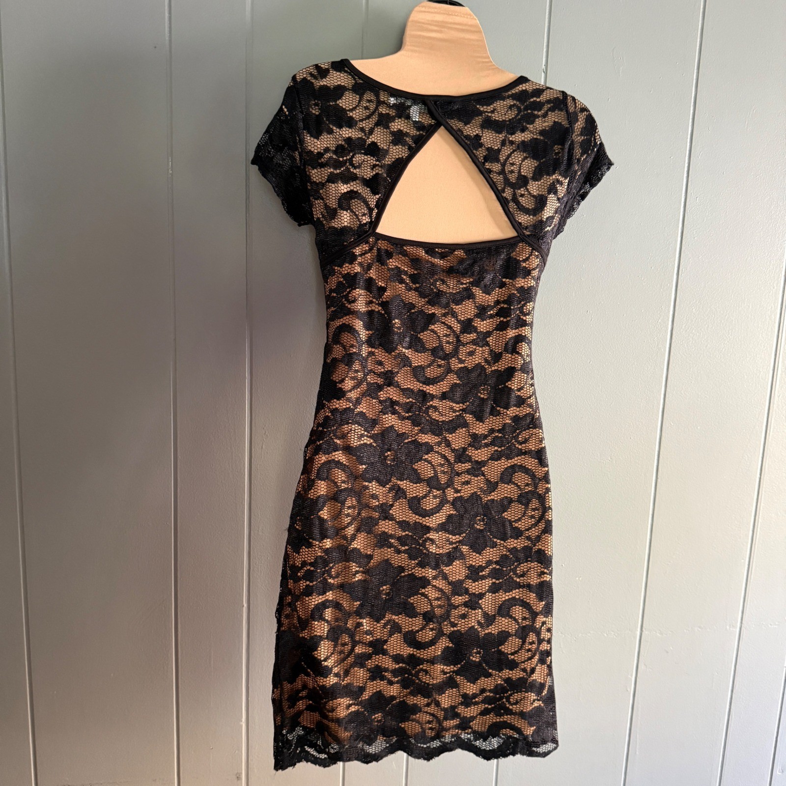 Almost Famous Black Floral Lace Mini Dress Tan Lining Cutout Back Womens Medium