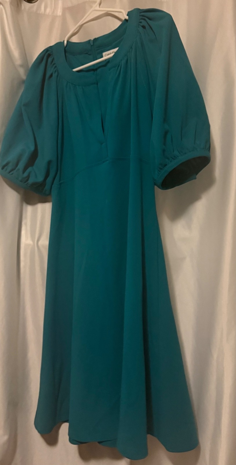 calvin klein dress 6, elegant, can be worn for any occasion. Beautiful color.