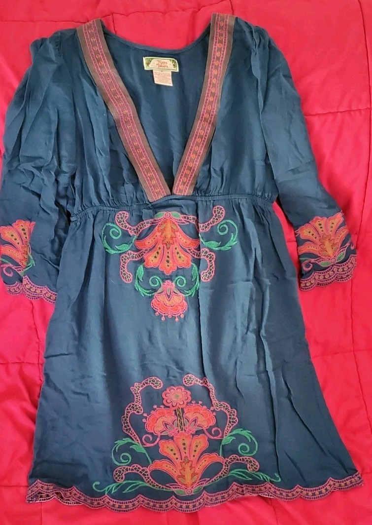 Flying Tomato Blue Floral Embroidered V-Neck 3/4 Sleeve Shift Boho Dress M EUC