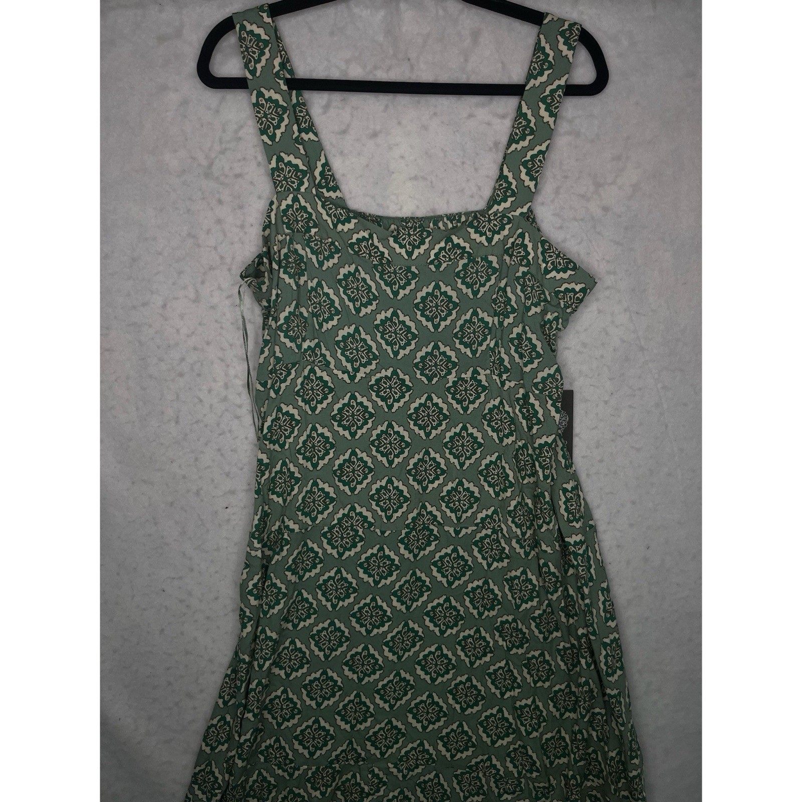 Vince Camuto Dress Women’s XL Green Maxi Paisley Sleeveless Straps NEW