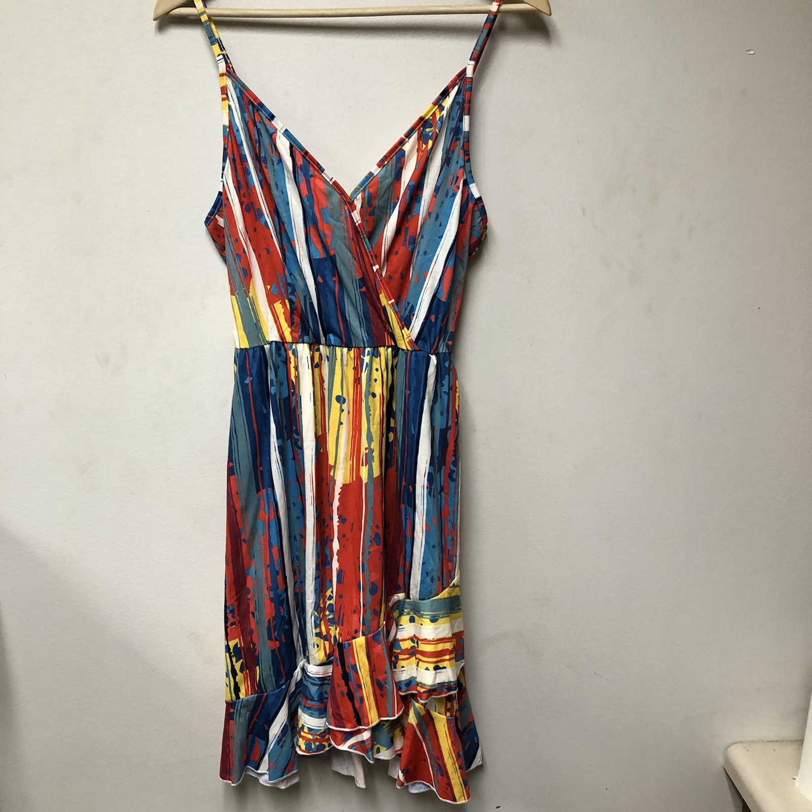 Ultra Nice Women’s Large L Dress Colorful Strappy Sleeveless New NWT 31” Bust