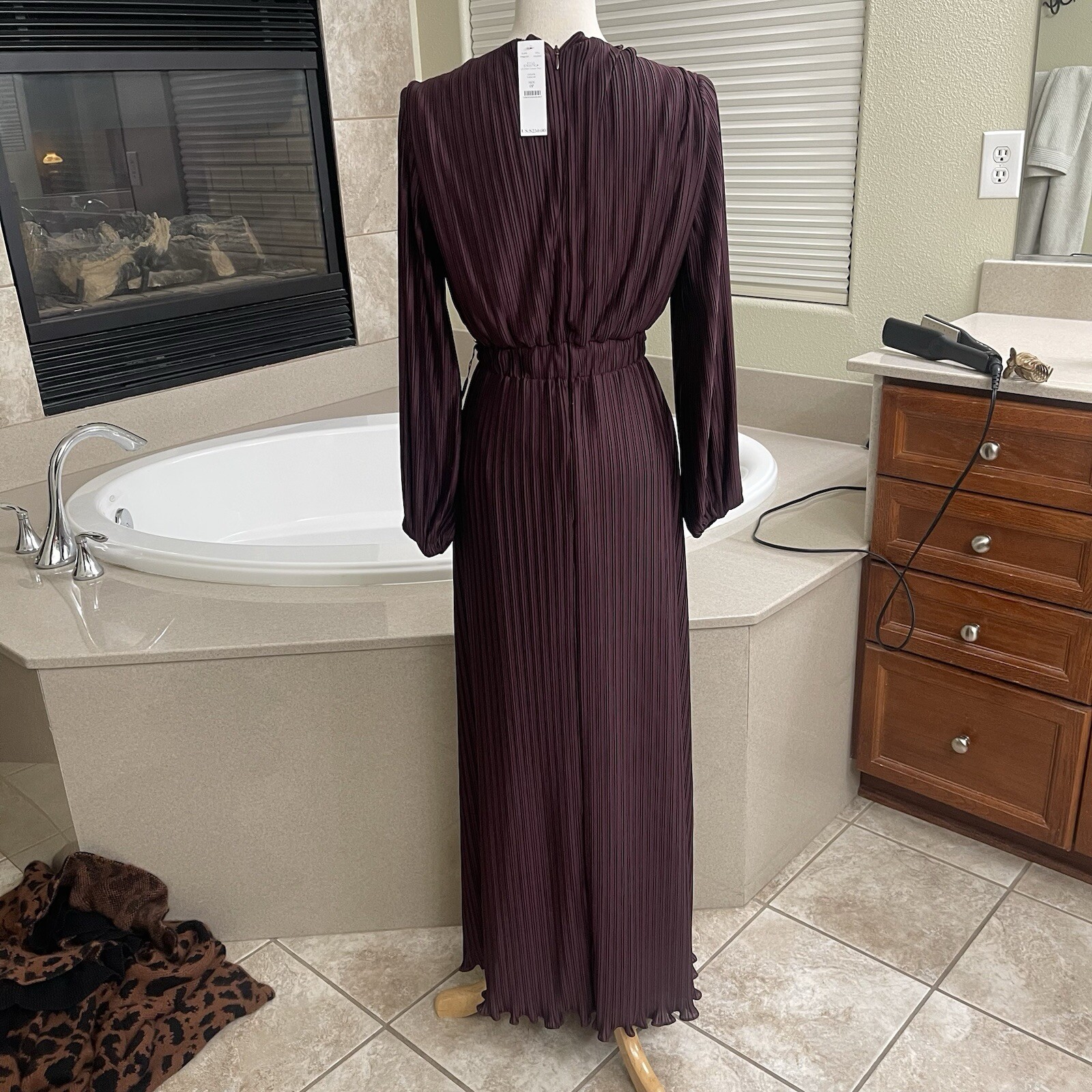 NWT WHBM Size OP Burgundy Pleated Cutout Maxi Dress w. Chain Orig Price $250