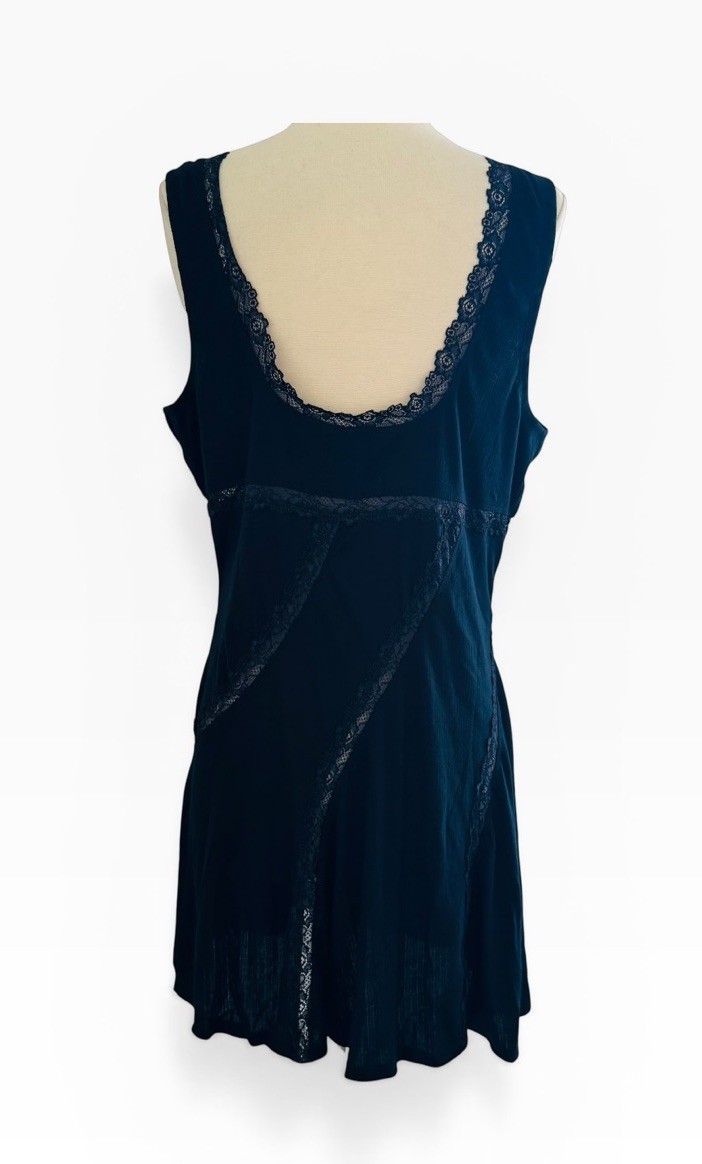 LyreBird Sleeveless V Neck Lace Mini Dress Sz MD Tie Front Detail Stretch Black