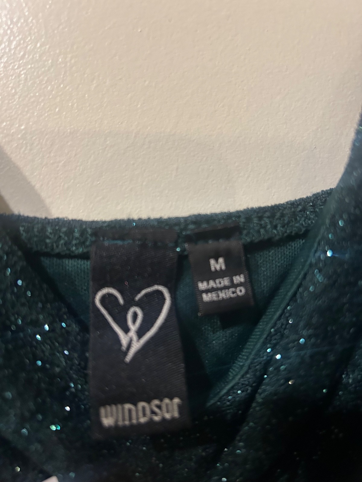 Windsor Emerald Green Sparkly Cowl Neck Formal Gown Size M Prom Evening Dress