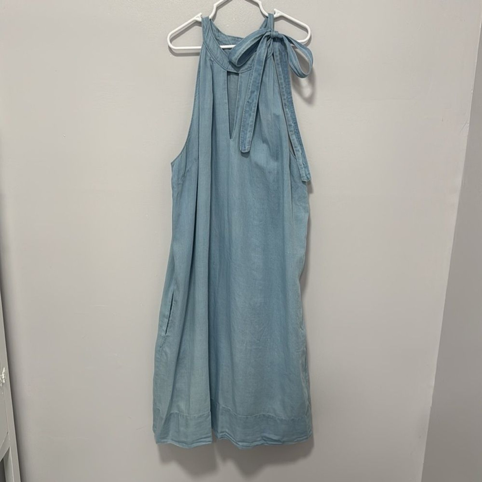 J Brand Esme Sleeveless Graceful Light Blue Denim Chambray Neck Tie Dress M