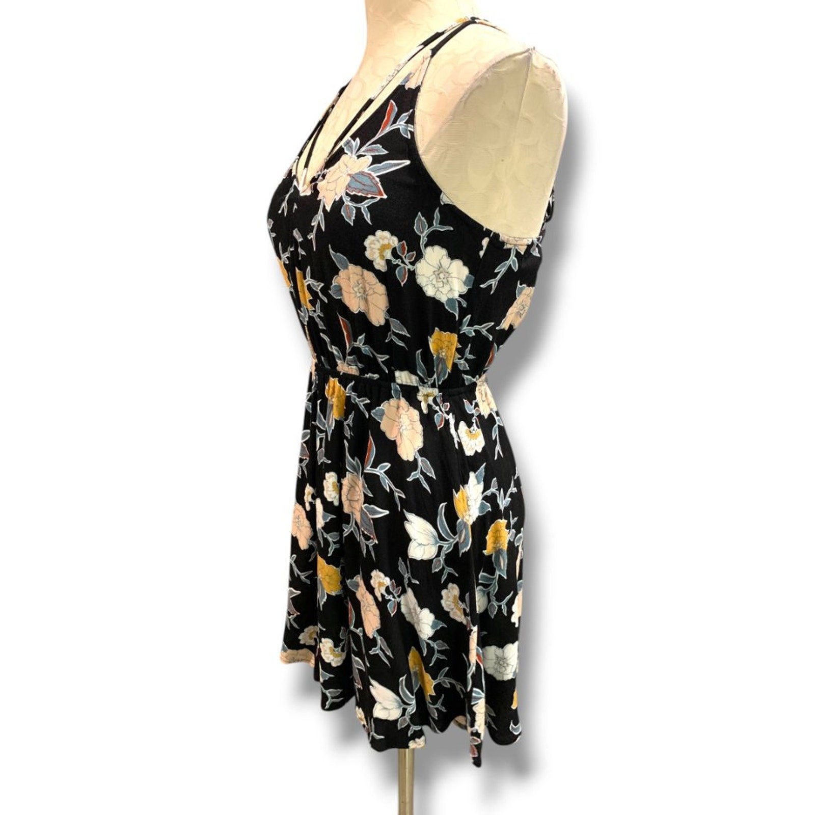 Small Kendall & Kylie V-Neck Sundress Floral Black Open Back